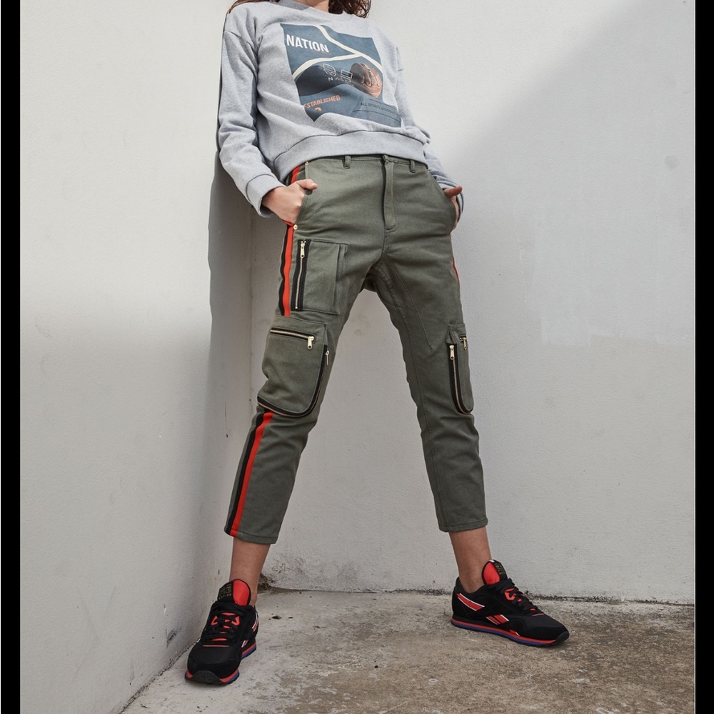 Olive Green Cropped Cargo Pants